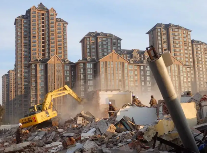 六安市農村房屋<a href=http://www.bycshop.cn/jingyun/casefwcq/ target=_blank class=infotextkey>拆遷補償標準</a>